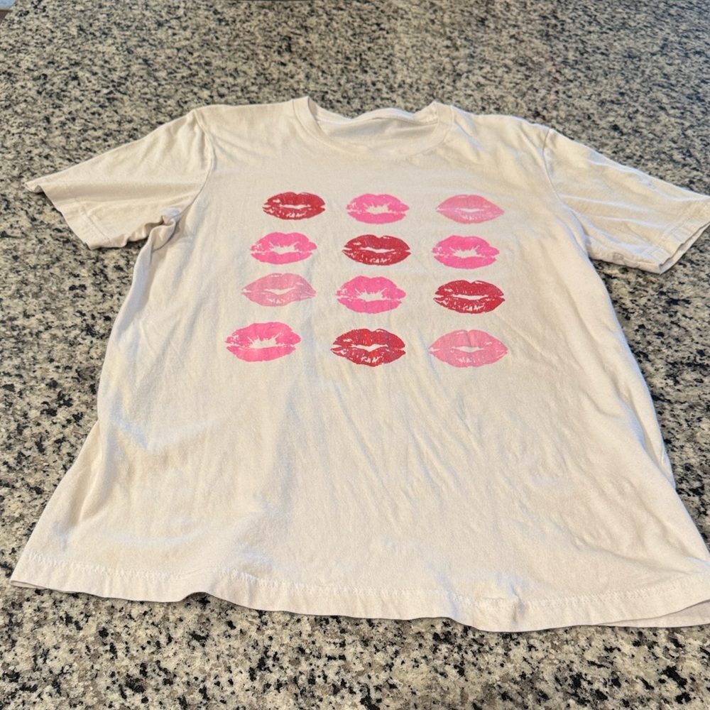 Pink Desert x Sassy Red Lipstick Tee